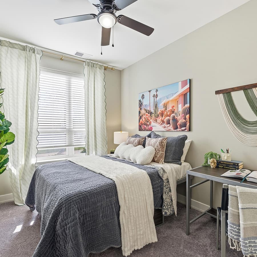 10-Park-Place-Waco-Model-Bedroom-02